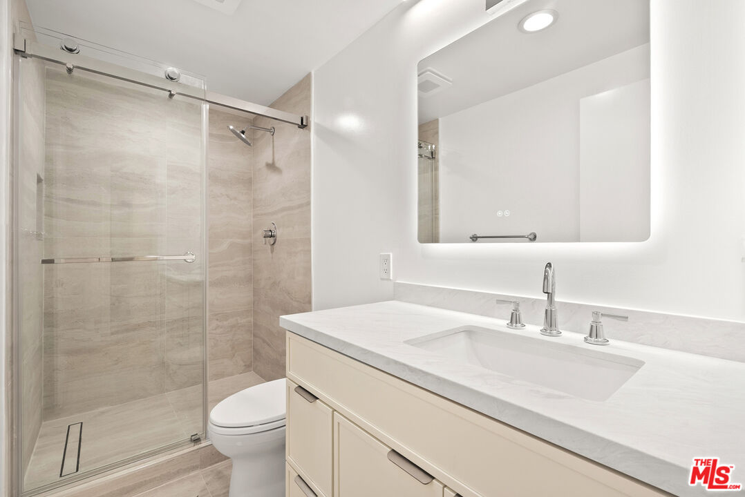 717 N Alta Dr, Beverly Hills 