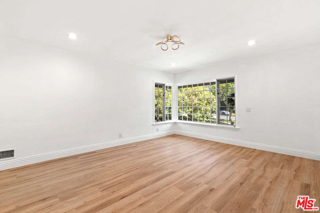 717 N Alta Dr, Beverly Hills 