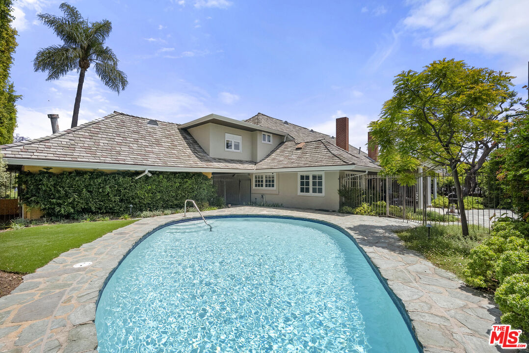 717 N Alta Dr, Beverly Hills 