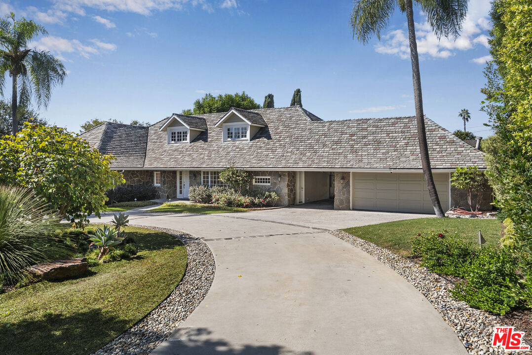 717 N Alta Dr, Beverly Hills 