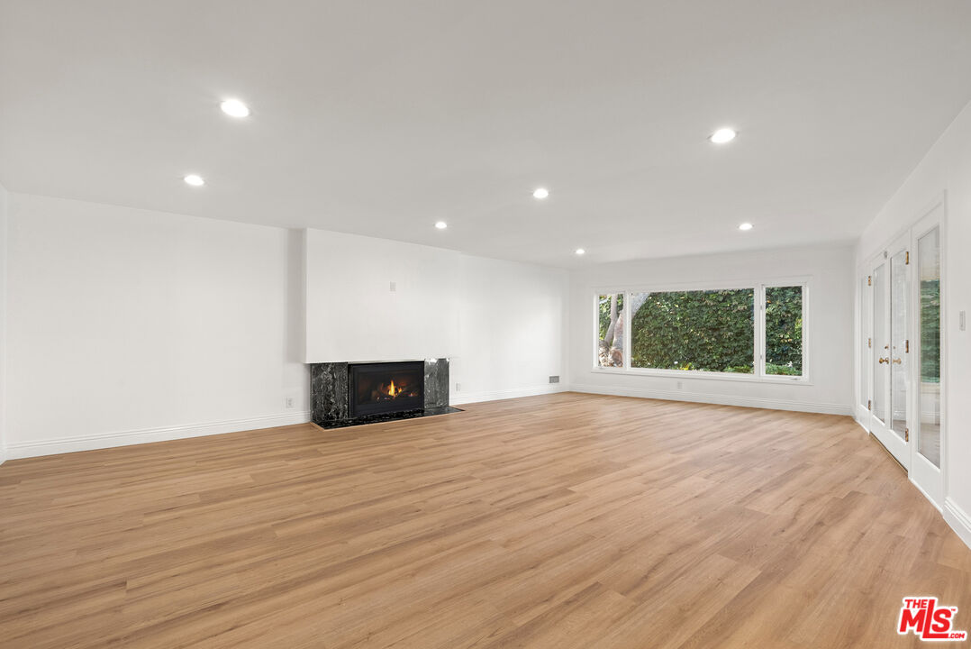 717 N Alta Dr, Beverly Hills 