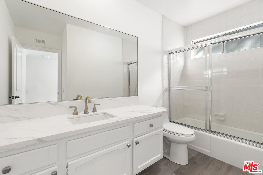 3217 Hutton Dr, Beverly Hills 