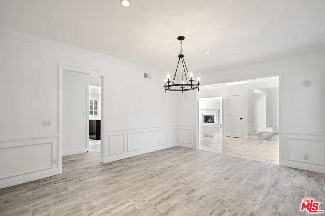 3217 Hutton Dr, Beverly Hills 