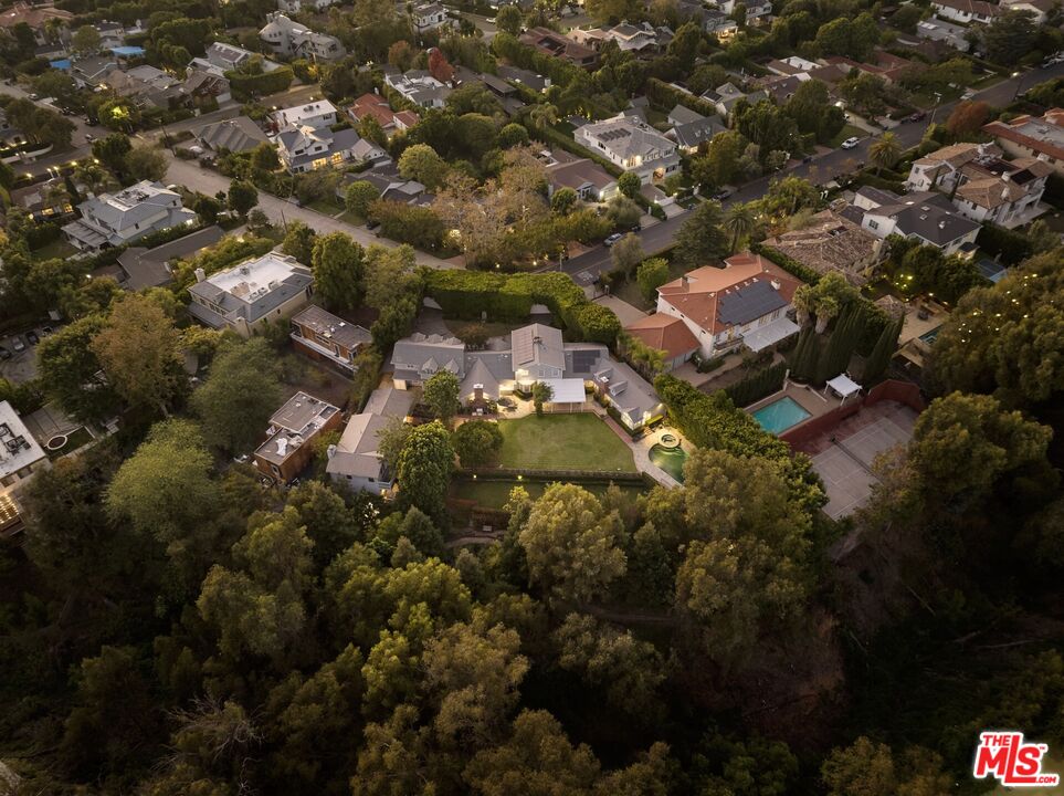 196 Granville Ave, Brentwood