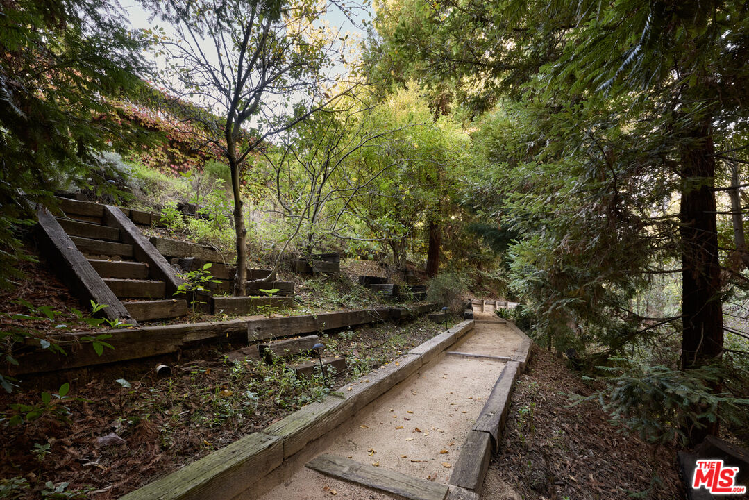 196 Granville Ave, Brentwood