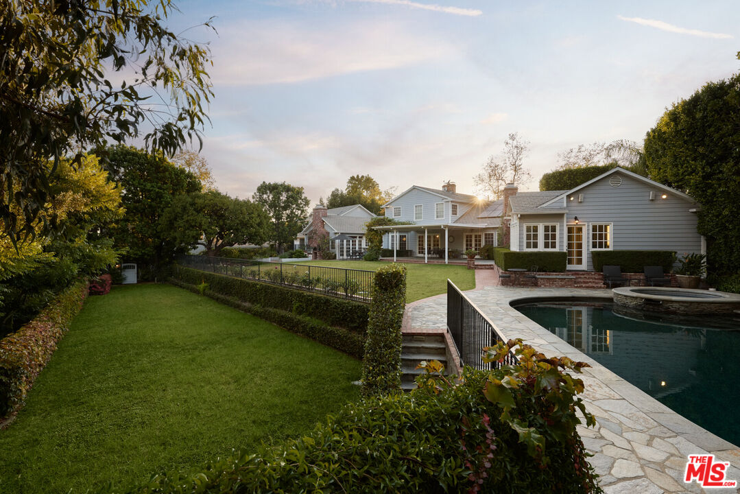 196 Granville Ave, Brentwood