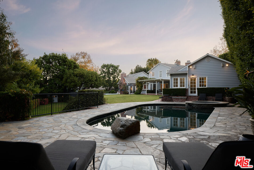 196 Granville Ave, Brentwood