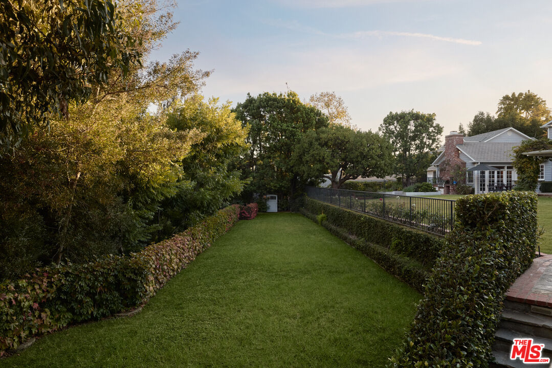 196 Granville Ave, Brentwood