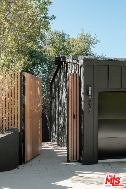 737 Halliday Ave, Brentwood