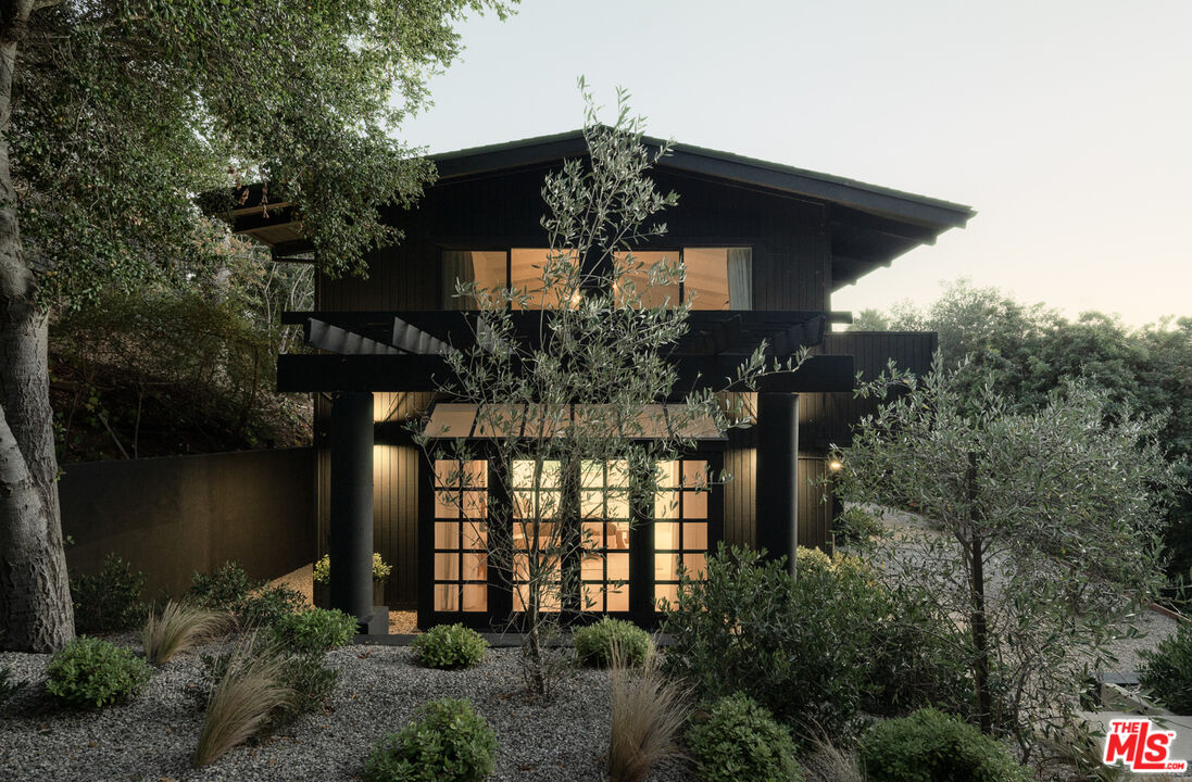 737 Halliday Ave, Brentwood