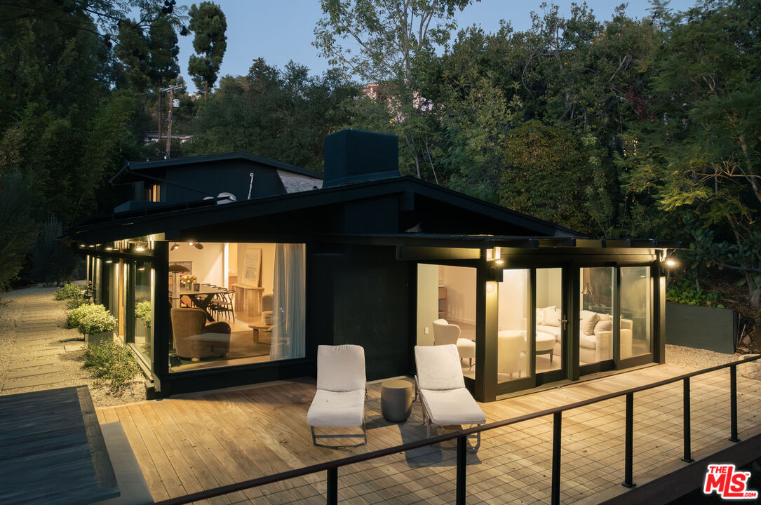 737 Halliday Ave, Brentwood