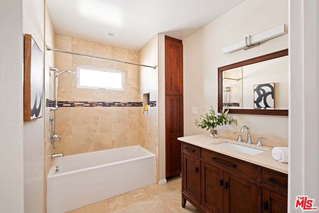 8101 Naylor Ave, Westchester