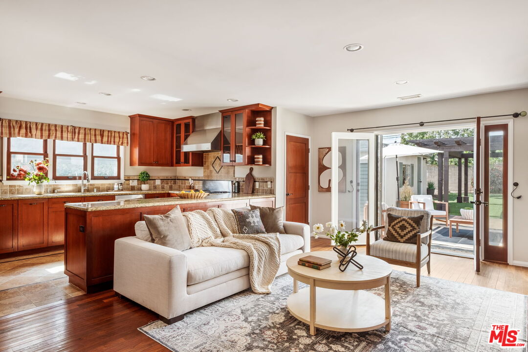 8101 Naylor Ave, Westchester