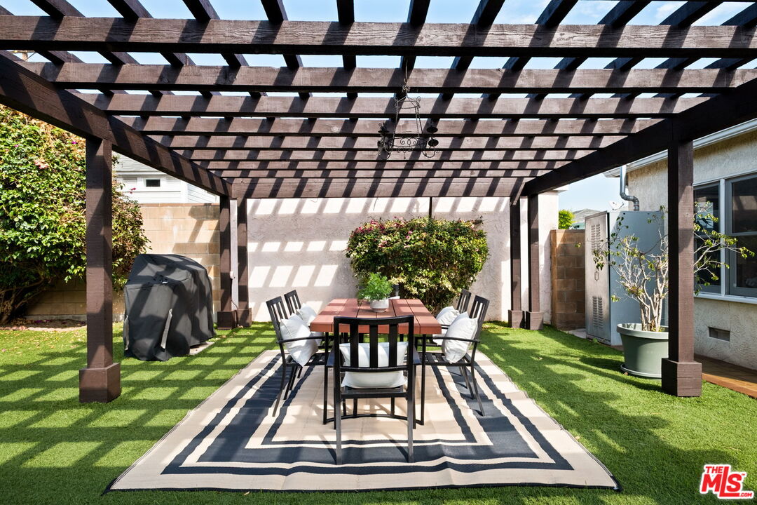 8101 Naylor Ave, Westchester