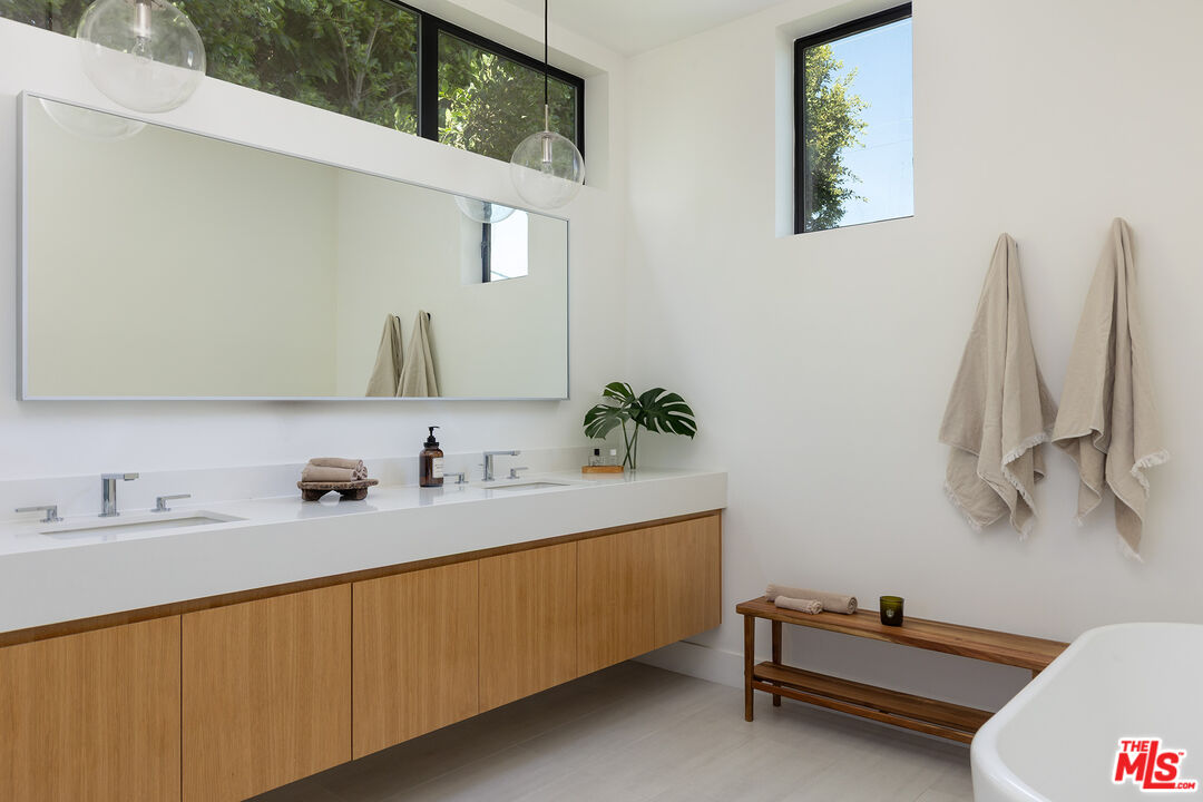 1927 18th St Unit: C, Santa Monica