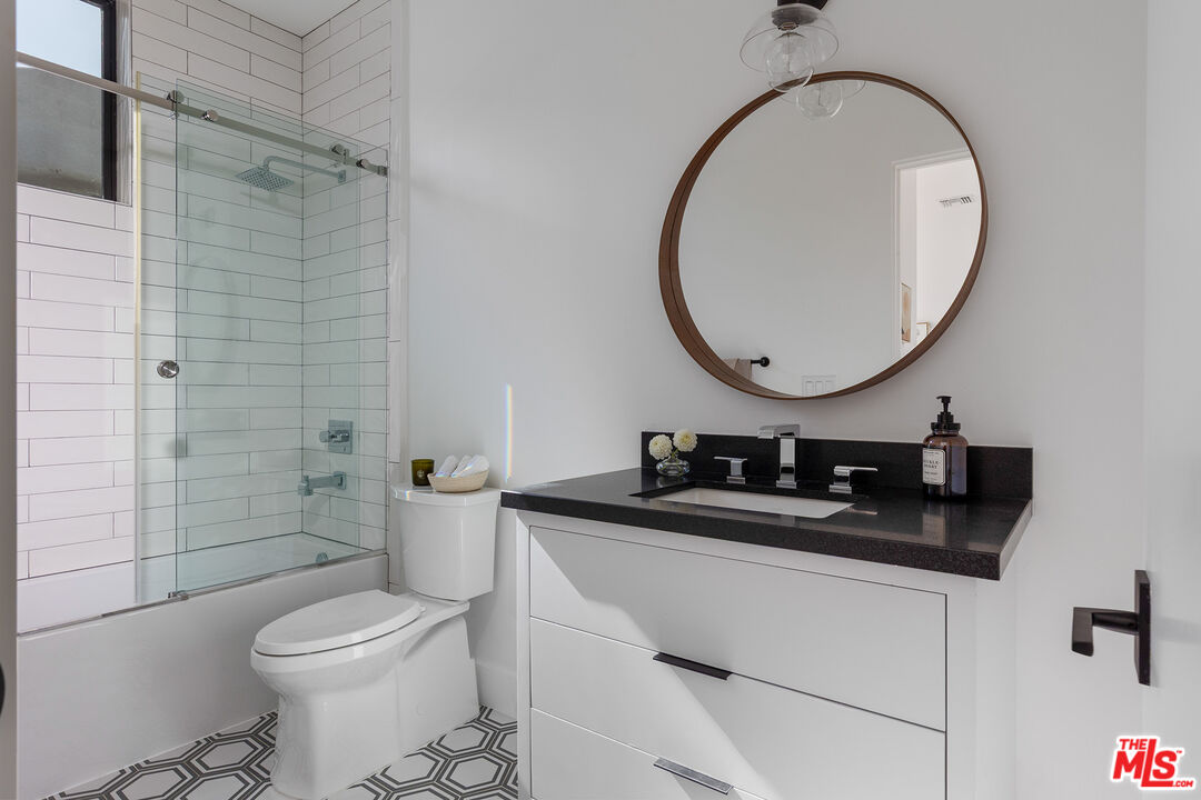 1927 18th St Unit: C, Santa Monica