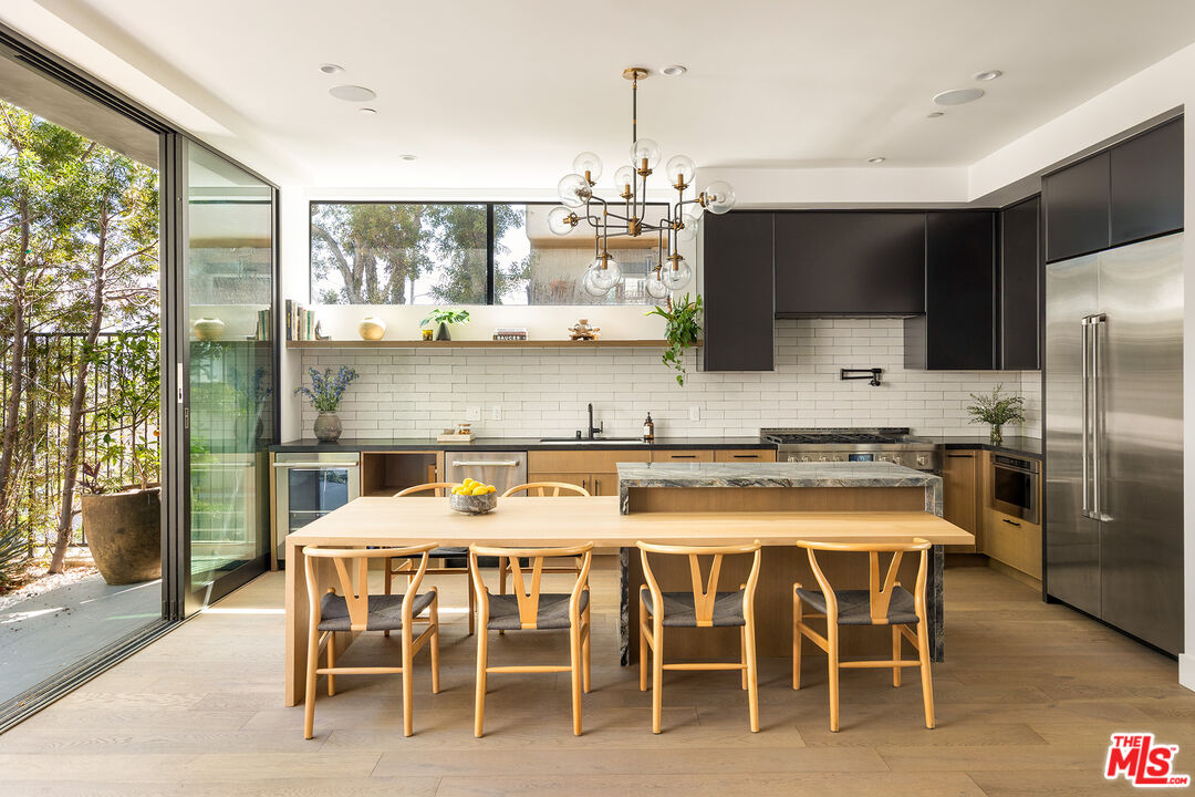 1927 18th St Unit: C, Santa Monica