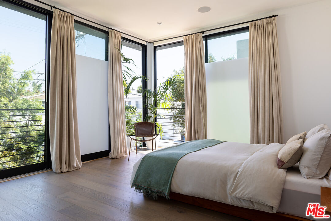 1927 18th St Unit: C, Santa Monica