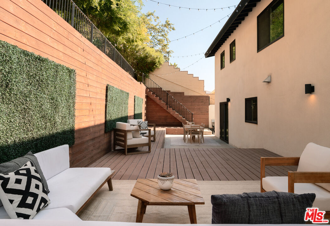 3763 Prestwick Dr, Los Feliz