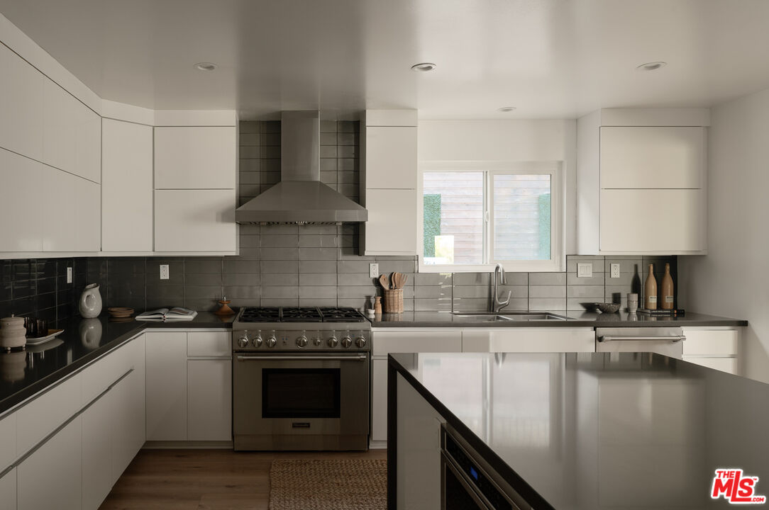 3763 Prestwick Dr, Los Feliz