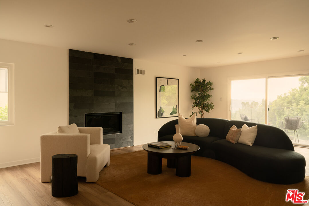 3763 Prestwick Dr, Los Feliz