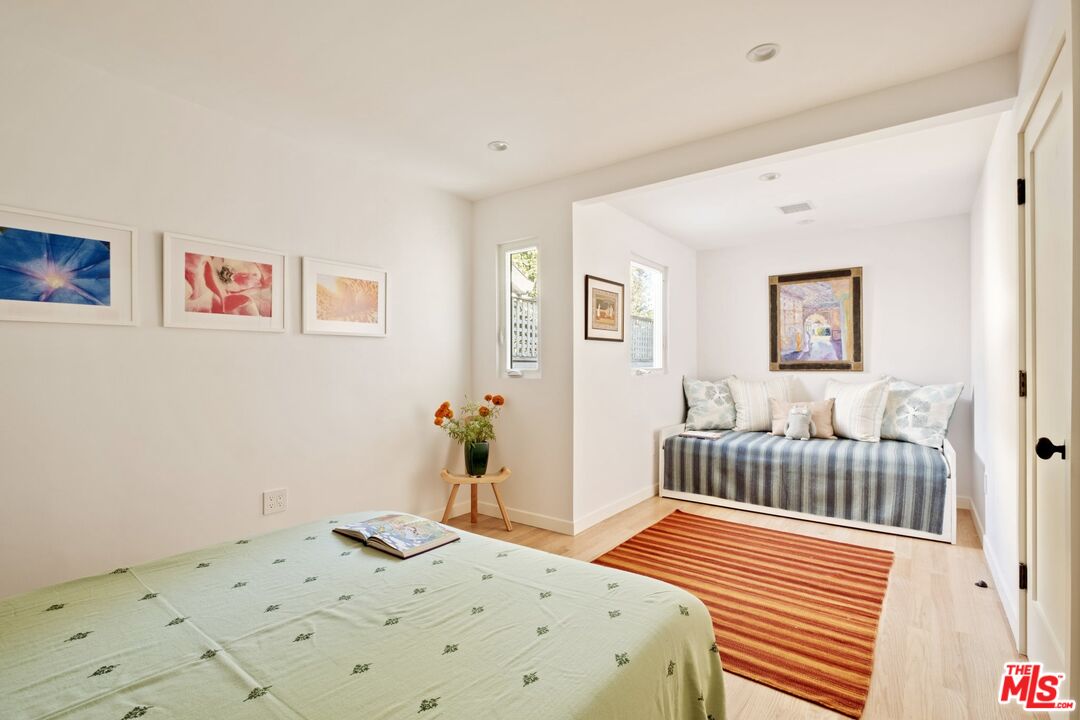 825 Coeur D Alene Ave, Venice