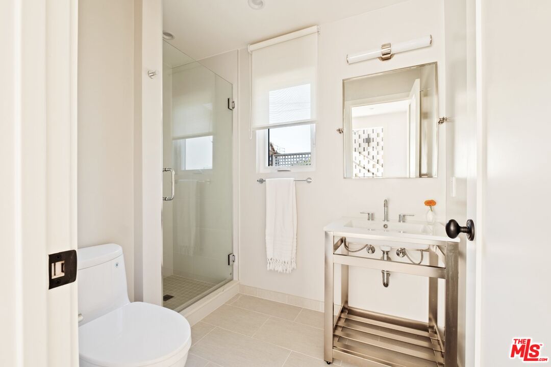 825 Coeur D Alene Ave, Venice