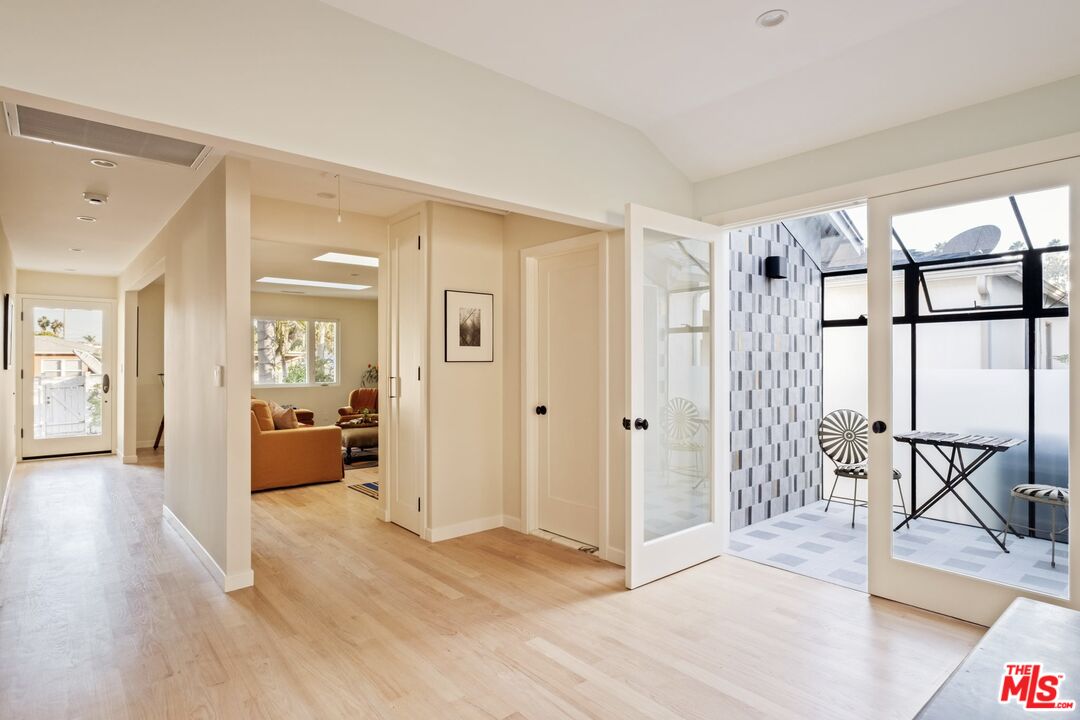 825 Coeur D Alene Ave, Venice
