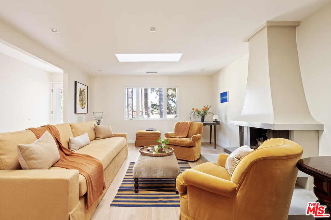 825 Coeur D Alene Ave, Venice