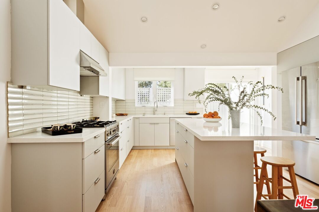 825 Coeur D Alene Ave, Venice