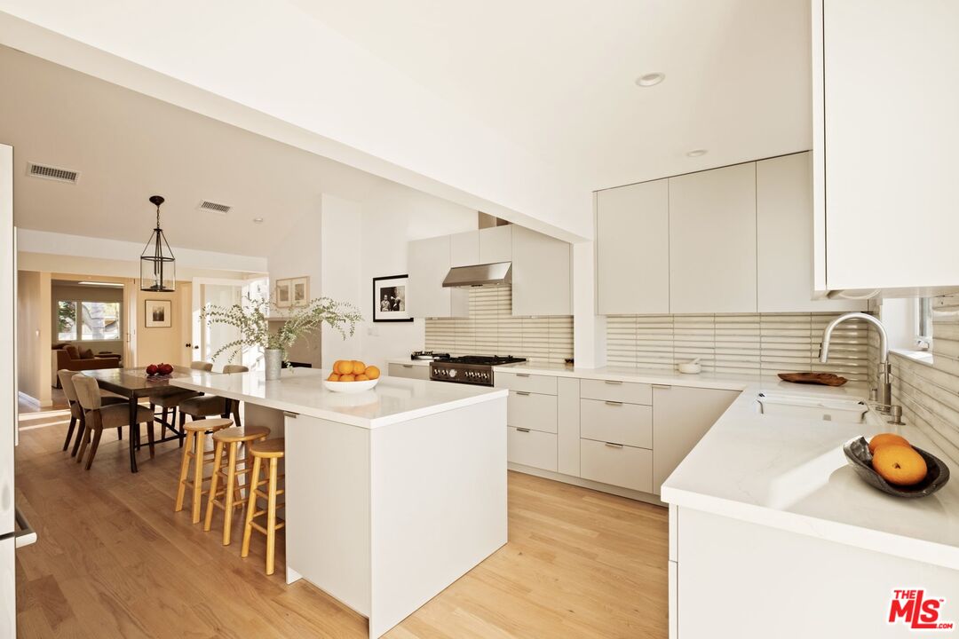 825 Coeur D Alene Ave, Venice