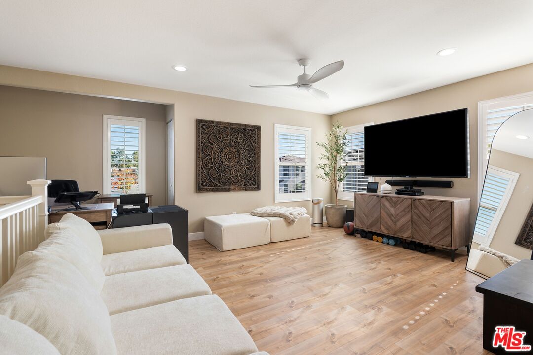 26951 Cape Cod Dr, Valencia