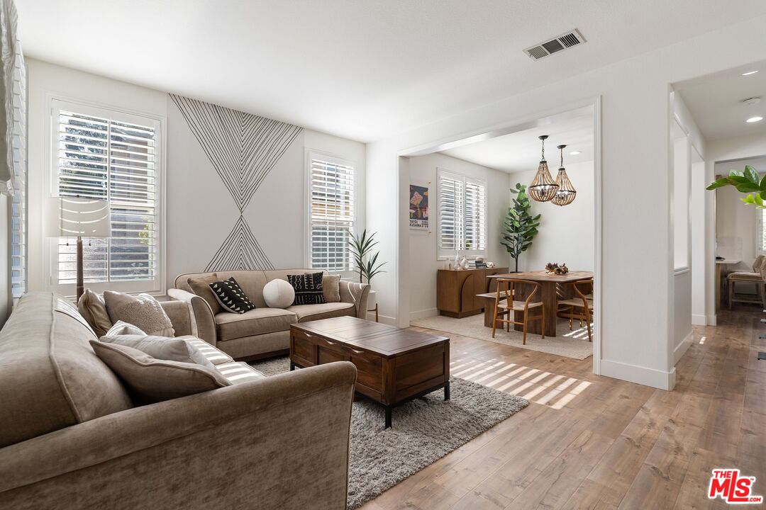 26951 Cape Cod Dr, Valencia