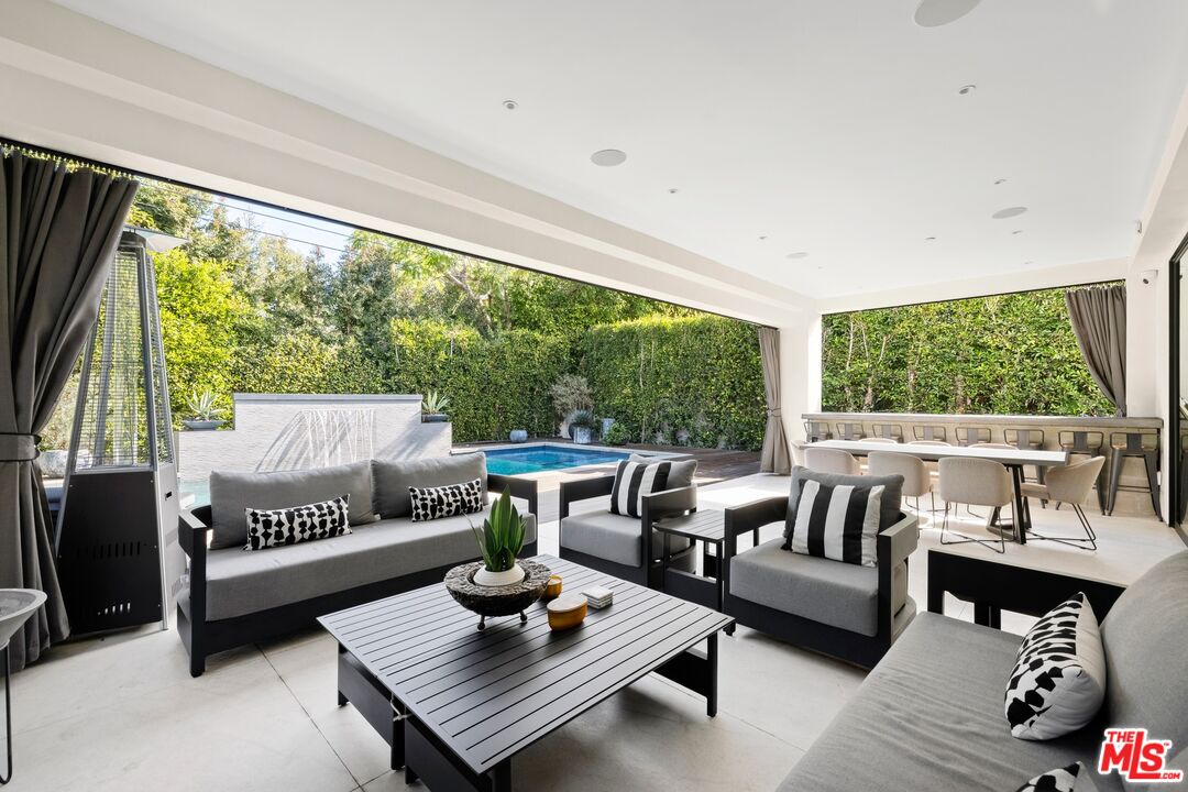 1940 Kelton Ave, Westwood