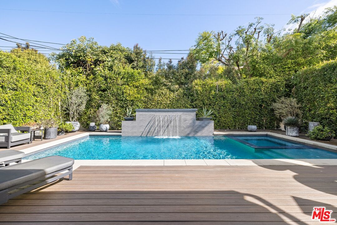 1940 Kelton Ave, Westwood