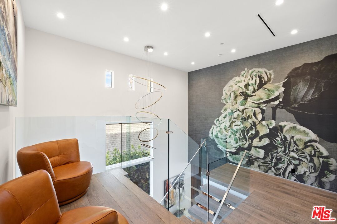 1940 Kelton Ave, Westwood