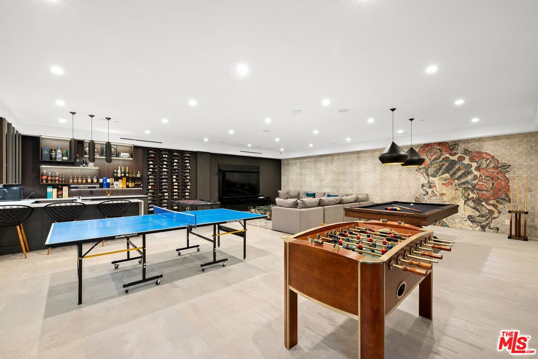 1940 Kelton Ave, Westwood