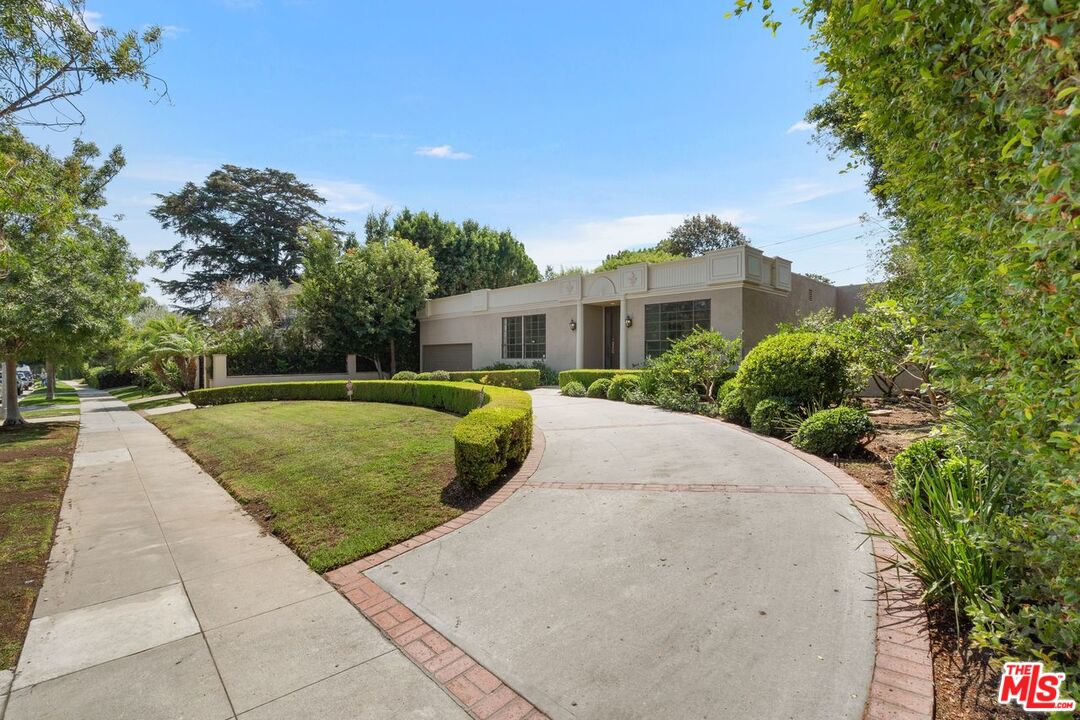 519 N Rexford Dr