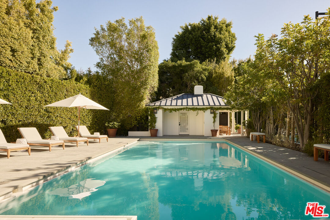 250 N Carolwood Dr, Holmby Hills