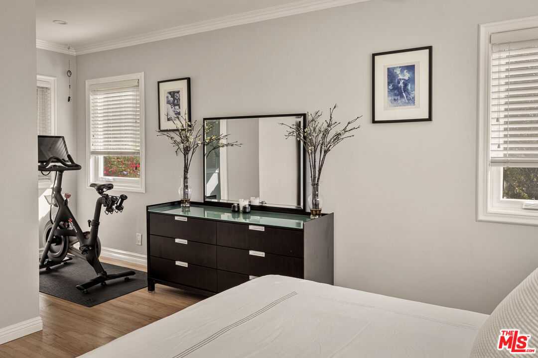 3835 Fairway Ave, Studio City