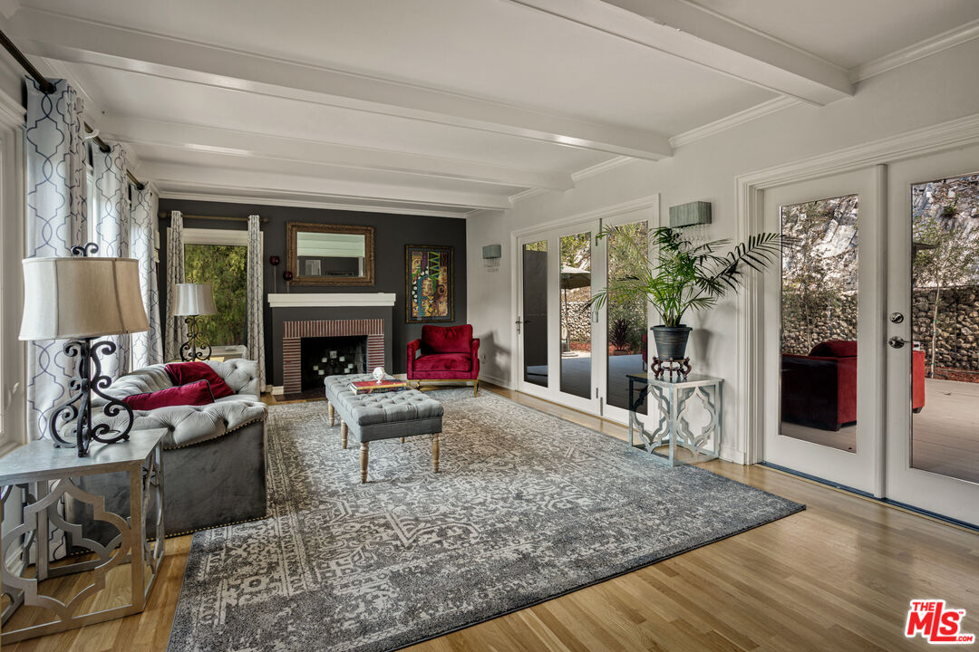 3835 Fairway Ave, Studio City