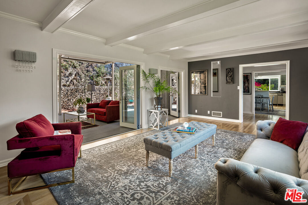 3835 Fairway Ave, Studio City