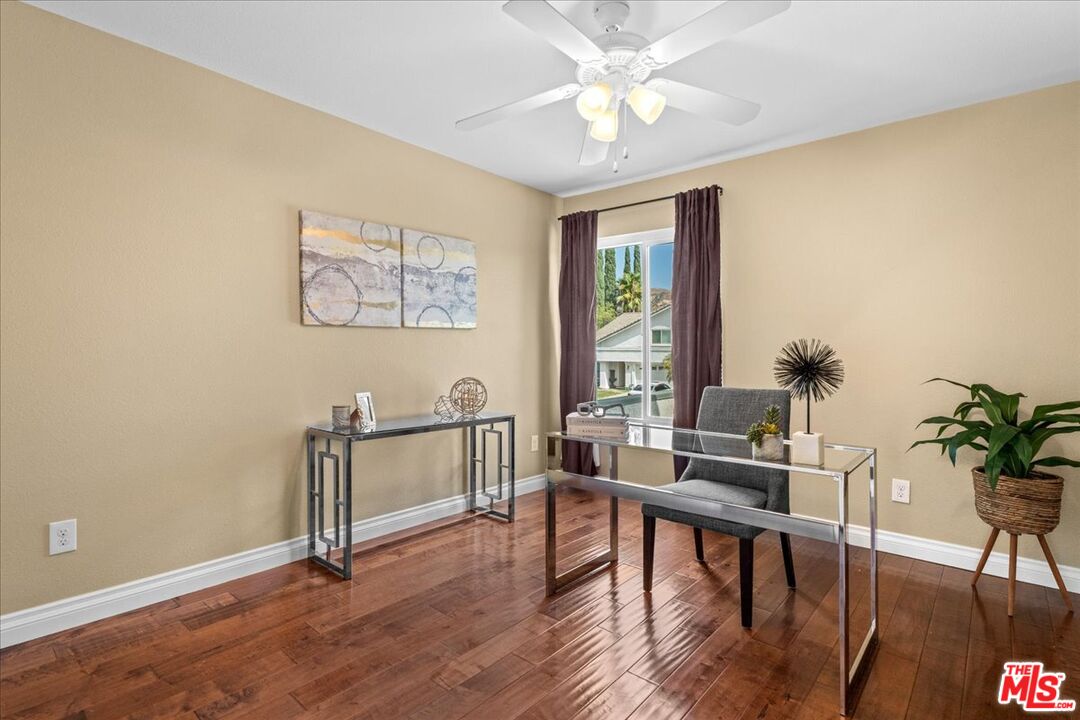 11717 Pala Mesa Dr, Porter Ranch