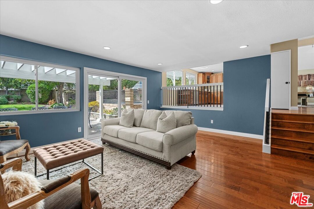 11717 Pala Mesa Dr, Porter Ranch