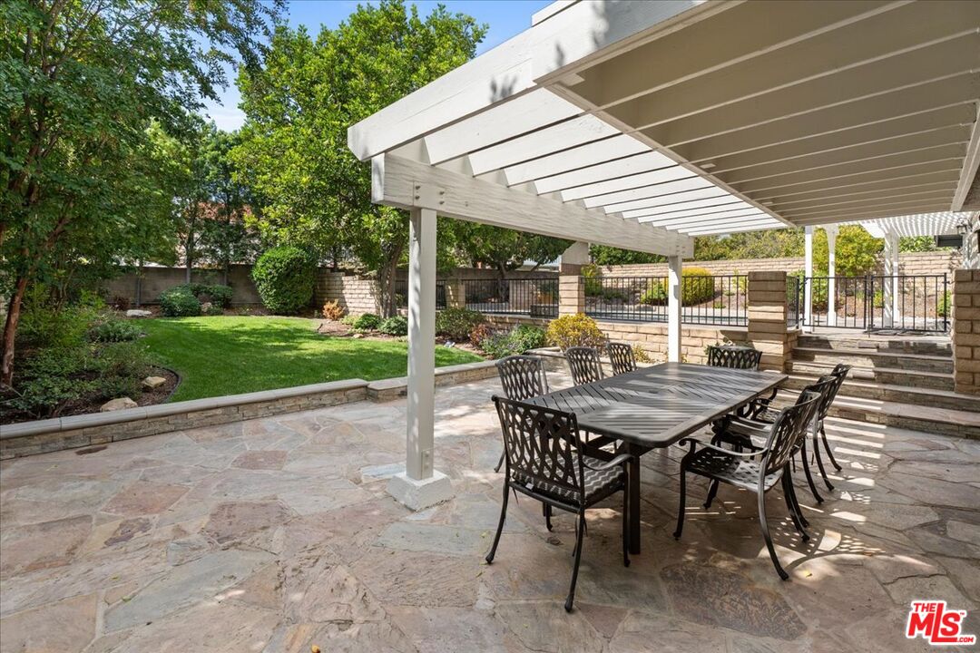 11717 Pala Mesa Dr, Porter Ranch