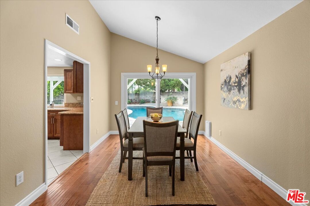 11717 Pala Mesa Dr, Porter Ranch