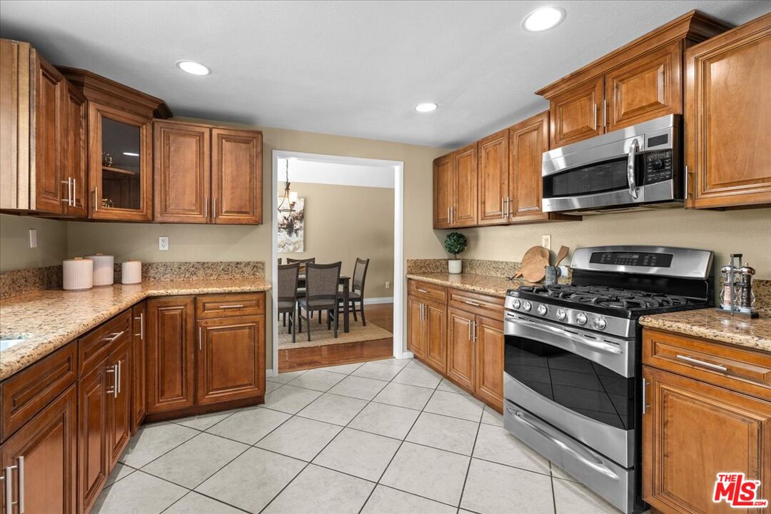 11717 Pala Mesa Dr, Porter Ranch