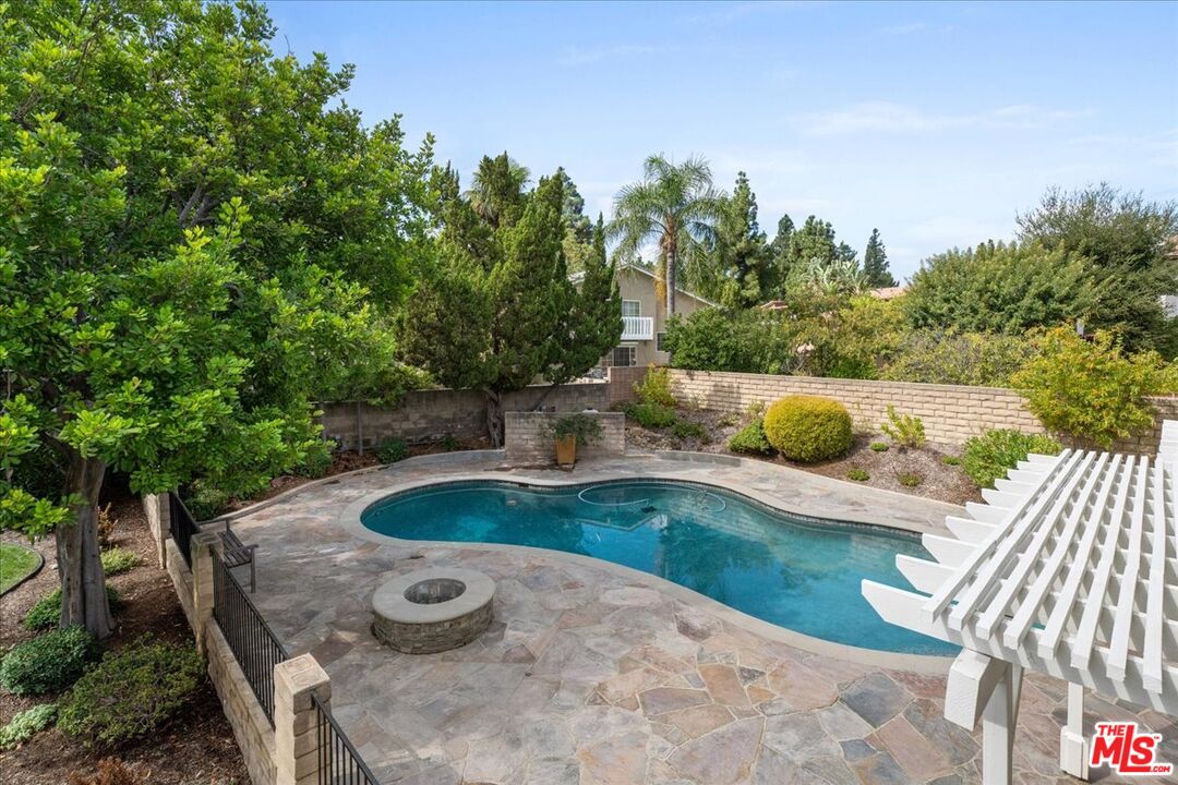 11717 Pala Mesa Dr, Porter Ranch