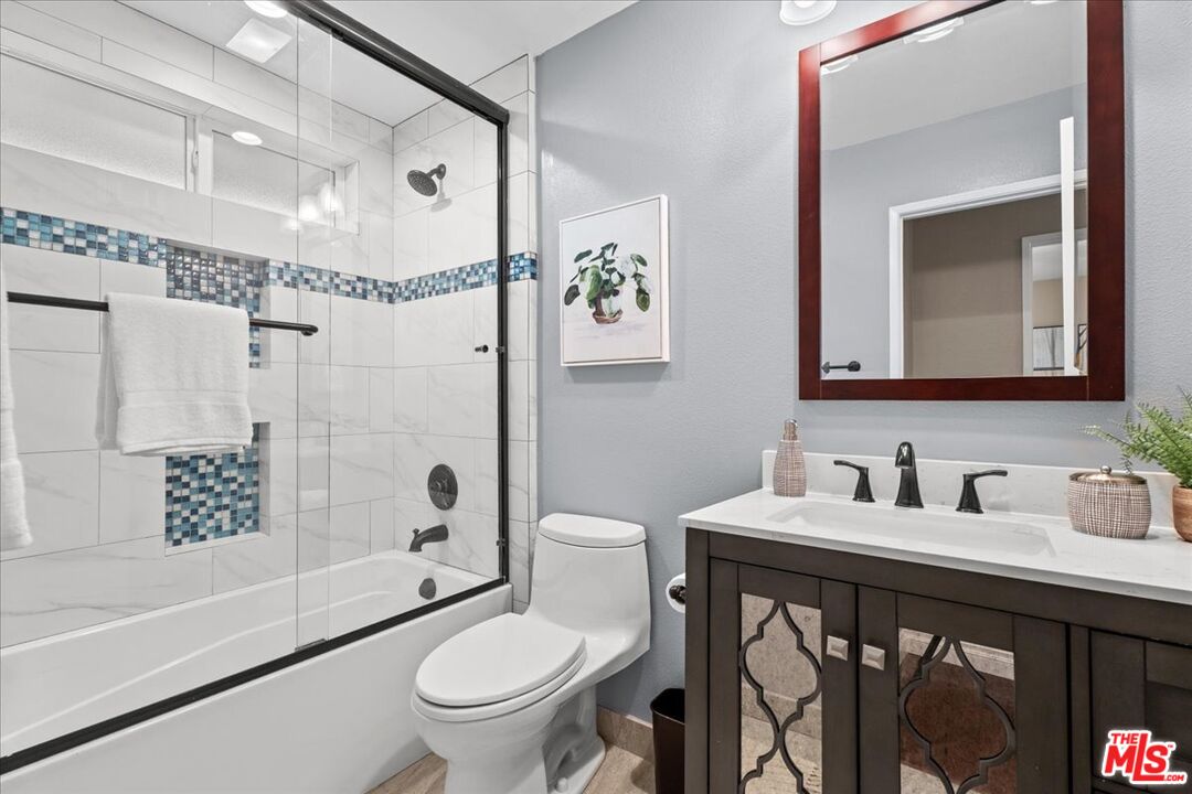 11717 Pala Mesa Dr, Porter Ranch