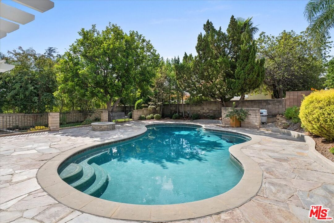 11717 Pala Mesa Dr, Porter Ranch
